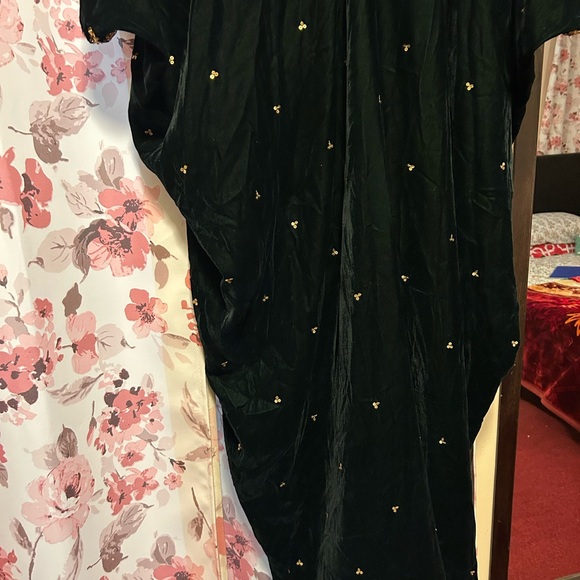 Elegant Black Embellished Dress - Picture 2 of 2